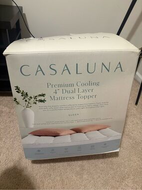 Casaluna Mattress Topper Box - White with Teal Logo